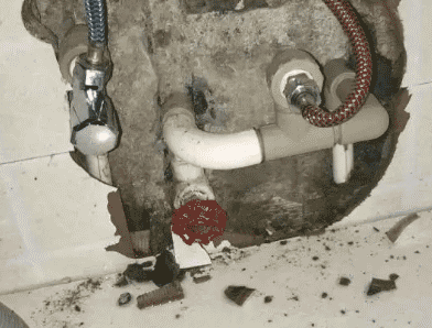 龙湖卫生间漏水维修公司专业为您介绍下龙湖查漏水的服务流程是怎么样的。首先需求找专业的师傅走效